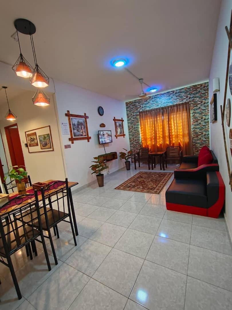 Homestay Budget Kuala Terengganu Tulipsia House Buitenkant foto
