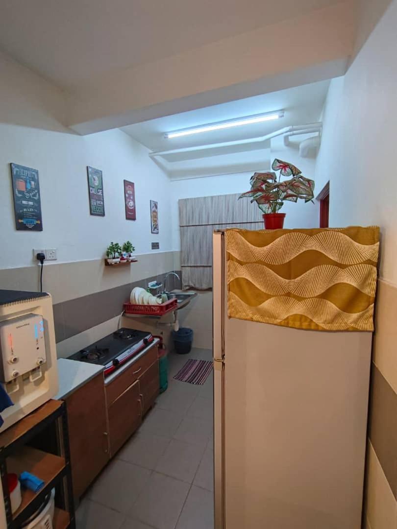 Homestay Budget Kuala Terengganu Tulipsia House Buitenkant foto