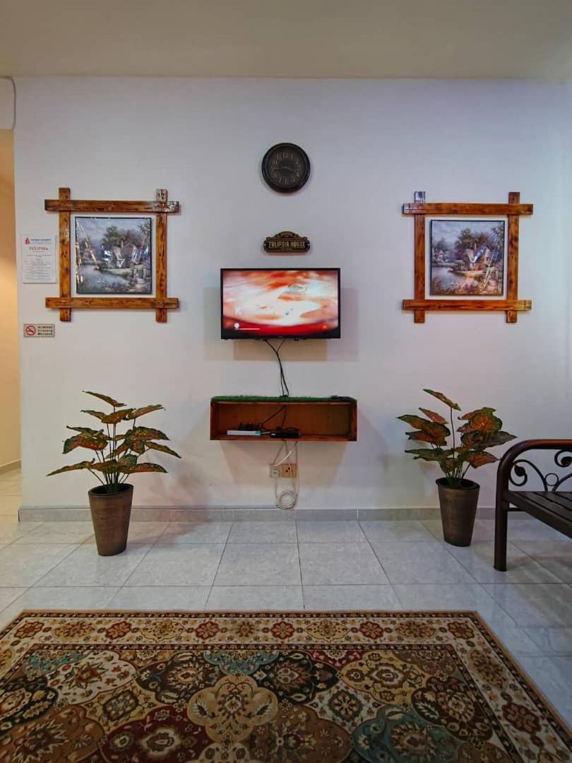 Homestay Budget Kuala Terengganu Tulipsia House Buitenkant foto