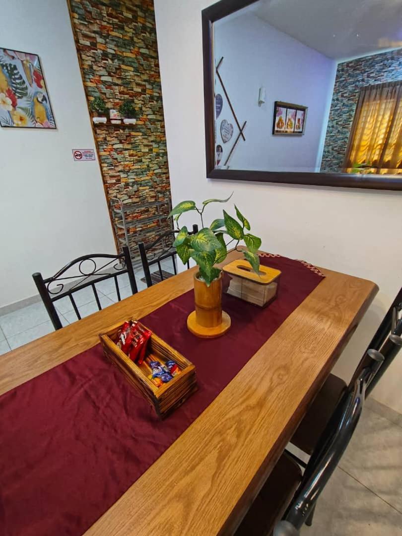 Homestay Budget Kuala Terengganu Tulipsia House Buitenkant foto