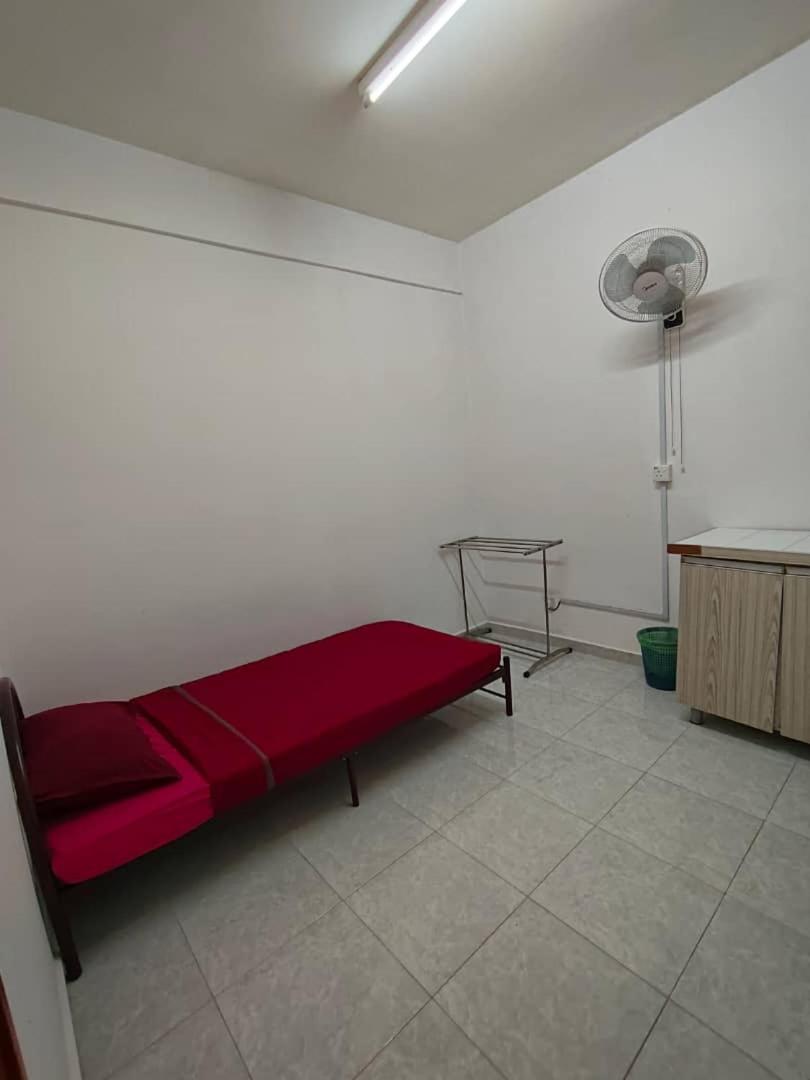Homestay Budget Kuala Terengganu Tulipsia House Buitenkant foto