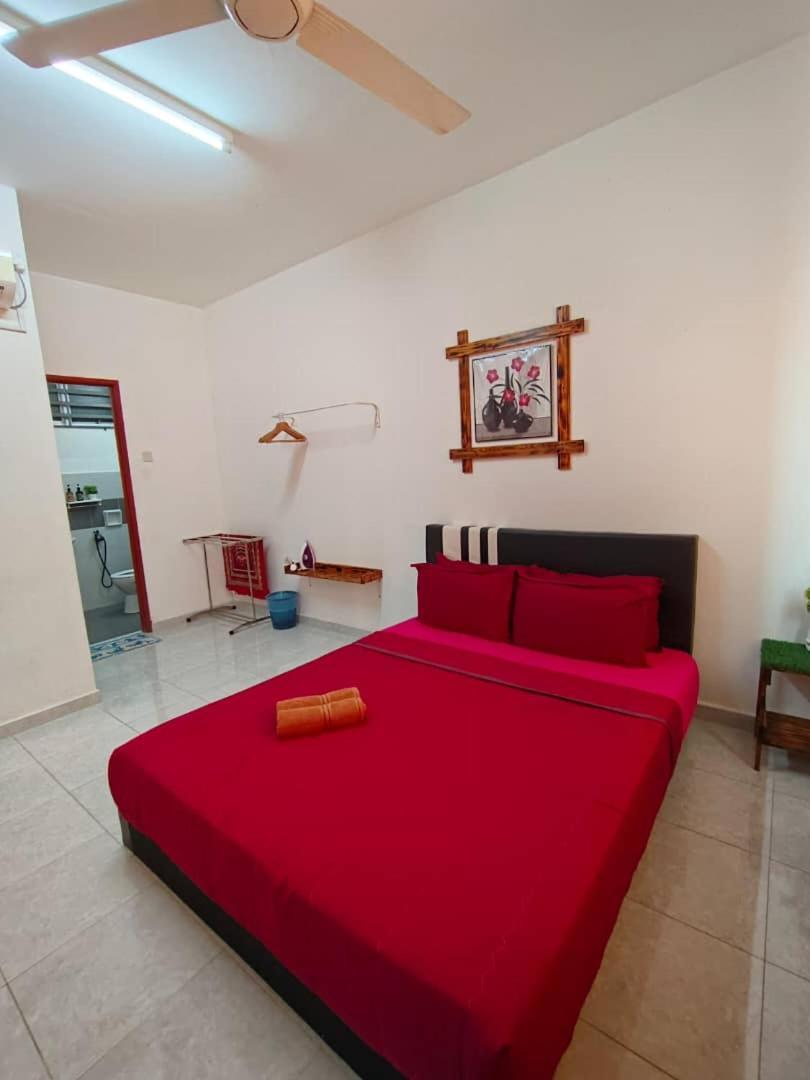 Homestay Budget Kuala Terengganu Tulipsia House Buitenkant foto