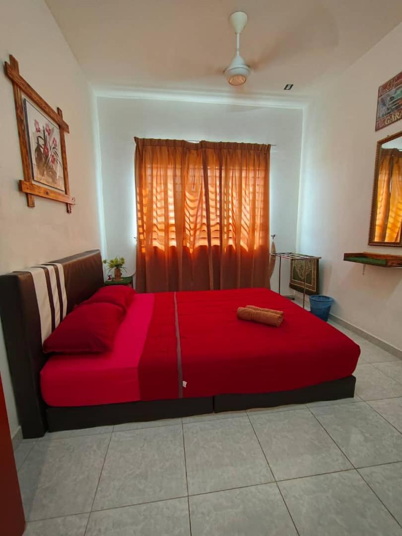 Homestay Budget Kuala Terengganu Tulipsia House Buitenkant foto